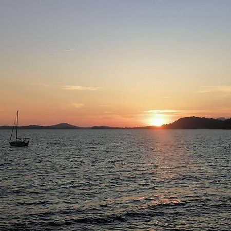 T 2 A 5 Mn A Pied De La Mer Sanary-sur-Mer Εξωτερικό φωτογραφία