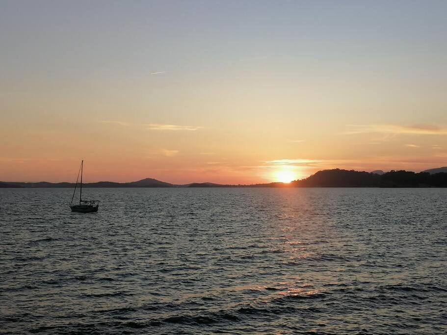 T 2 A 5 Mn A Pied De La Mer Sanary-sur-Mer Εξωτερικό φωτογραφία